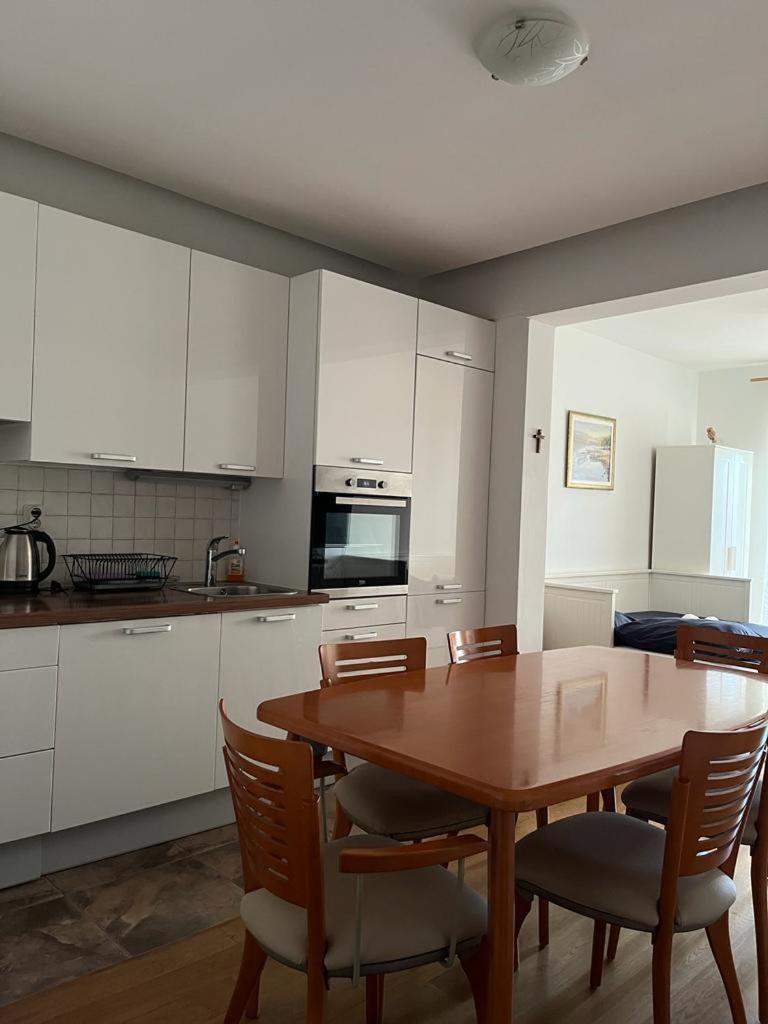 Apartments Karaman Podstrana Bagian luar foto